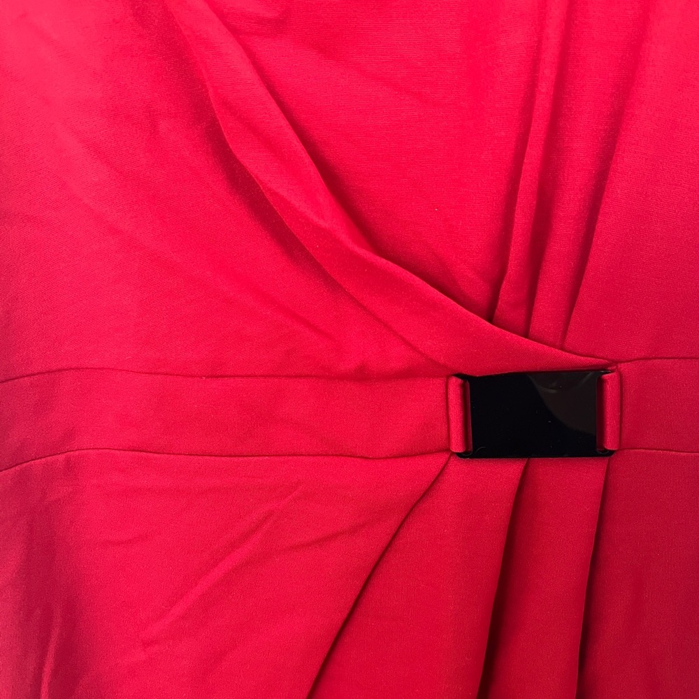 Red Dress ! - Picture 4 of 5
